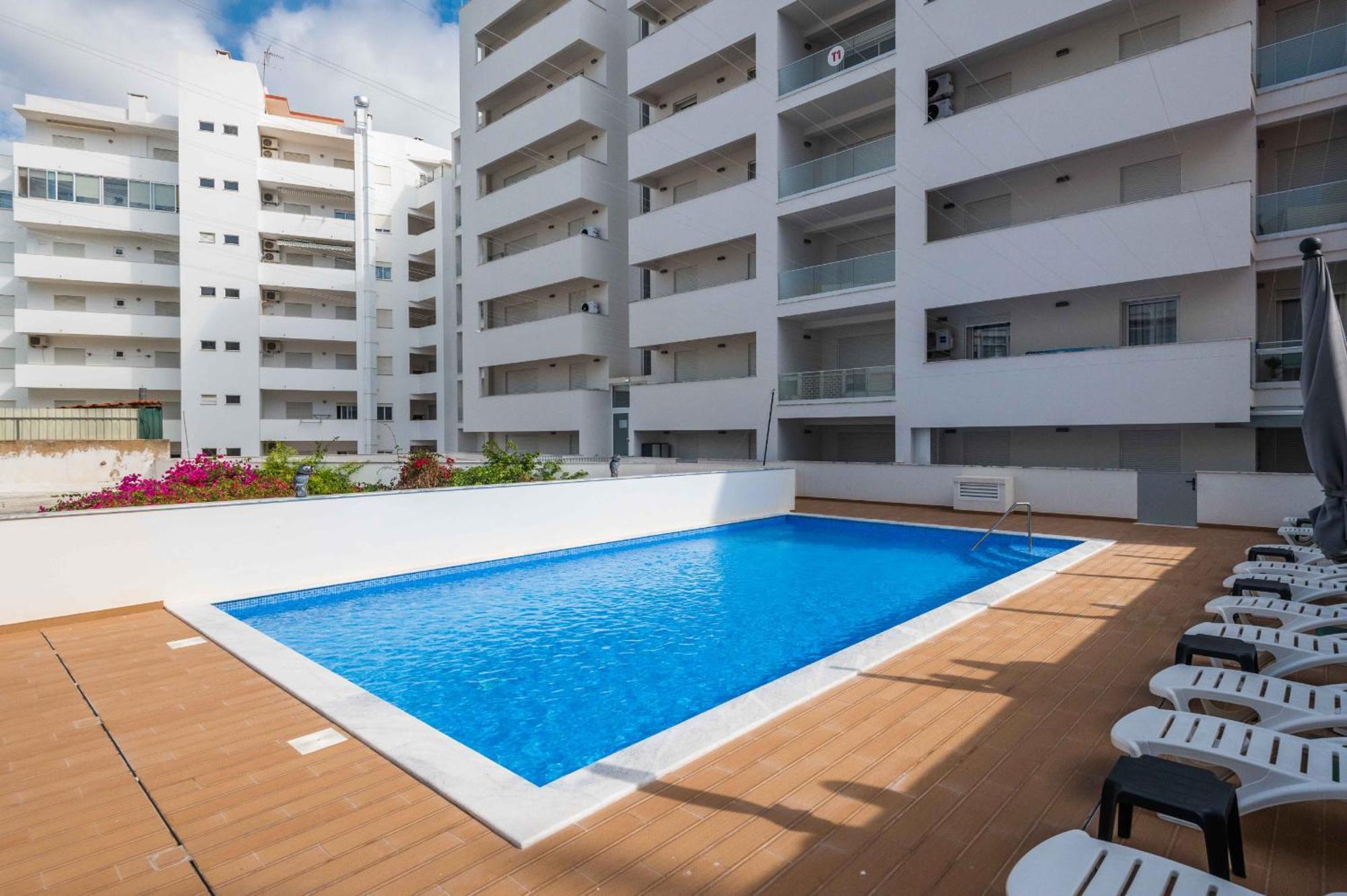 Caravelas 2-Bedroom Apartment With Pool - 50M From The Beach Armação de Pêra 外观 照片
