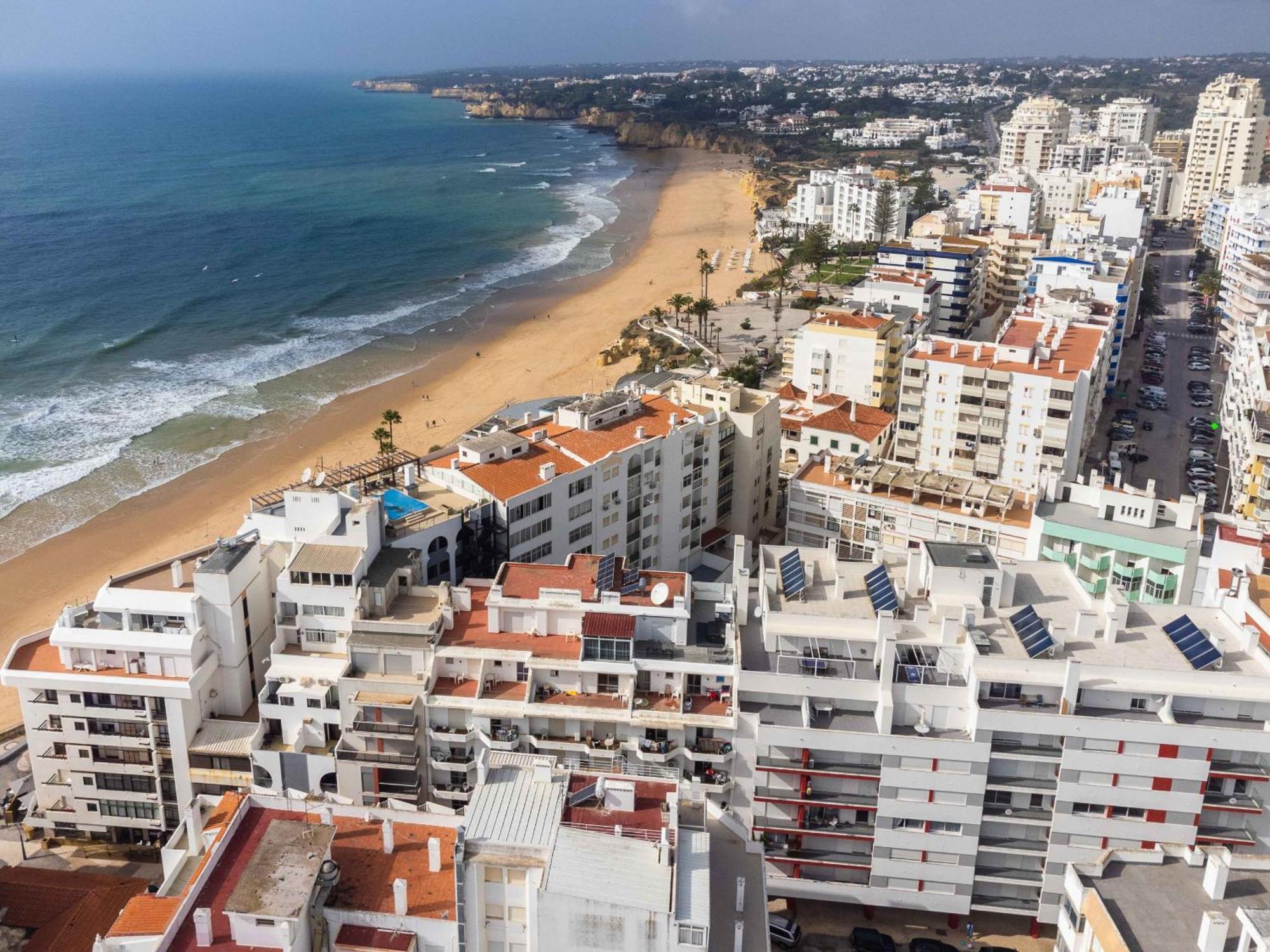 Caravelas 2-Bedroom Apartment With Pool - 50M From The Beach Armação de Pêra 外观 照片